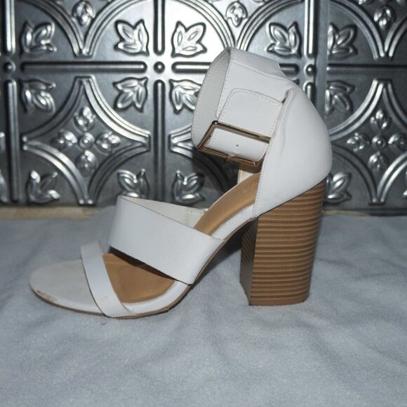 Charlotte Russe Classic Ankle-strap High Heel Sandals Size 8 in WHITE - Picture 4 of 8